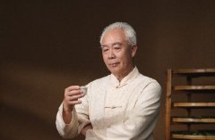 延续300年传承！他用一辈子，摇出一杯“兰香铁韵”